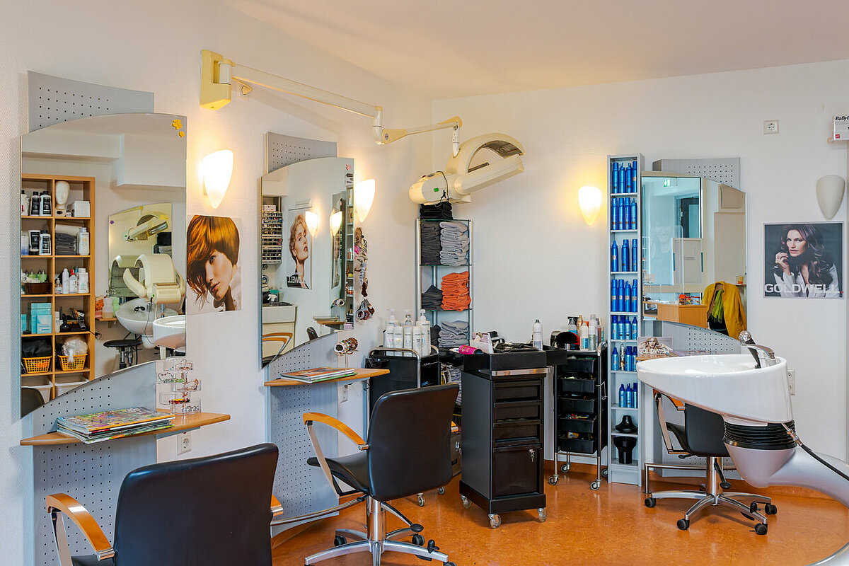 Friseur für die Bewohner in der Senioren-Residenz "Hohenzollernplatz"