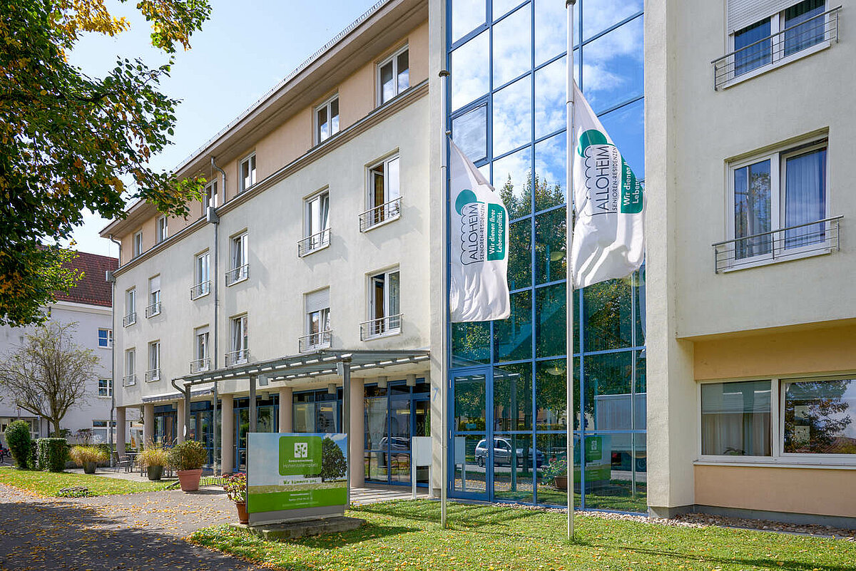 Haupteingang der Alloheim Senioren-Residenz "Hohenzollernplatz" in Ludwigsburg